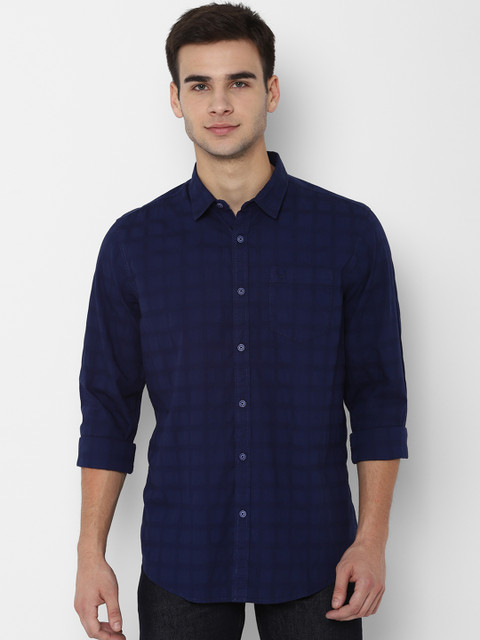 

Solly Jeans Co. Men Navy Blue Regular Fit Checked Casual Shirt