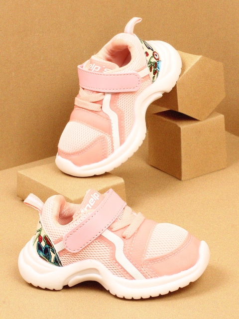 

Walktrendy Girls Pink Sneakers