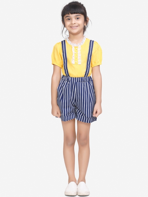 

LilPicks Girls Yellow & Blue Solid Top with Shorts