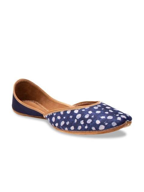 

Jivaana Women Blue & White Printed Seok Indigo Dash Leather Mojaris