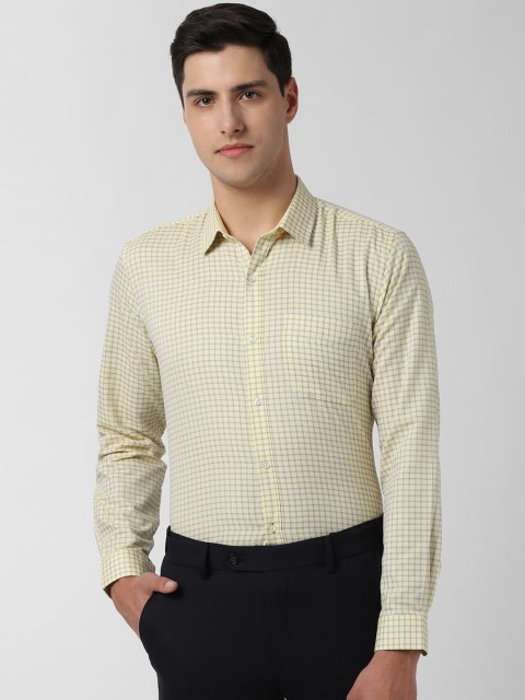 

Peter England Men Yellow Regular Fit Checked Formal Shirt