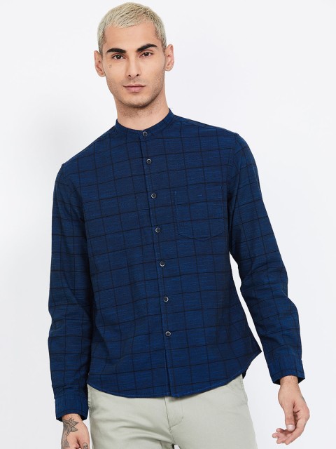 

CODE by Lifestyle Men Navy Blue & Black Regular Fit Checked Casual Shirt