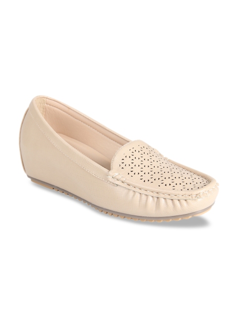 

Flat n Heels Women Beige Loafers