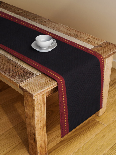 

NEUDIS Black & Maroon Colourblocked Hand-Woven 4-Seater Table Runner