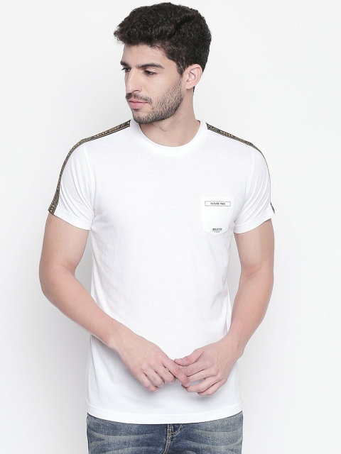 

Mufti Men White Solid Round Neck T-shirt