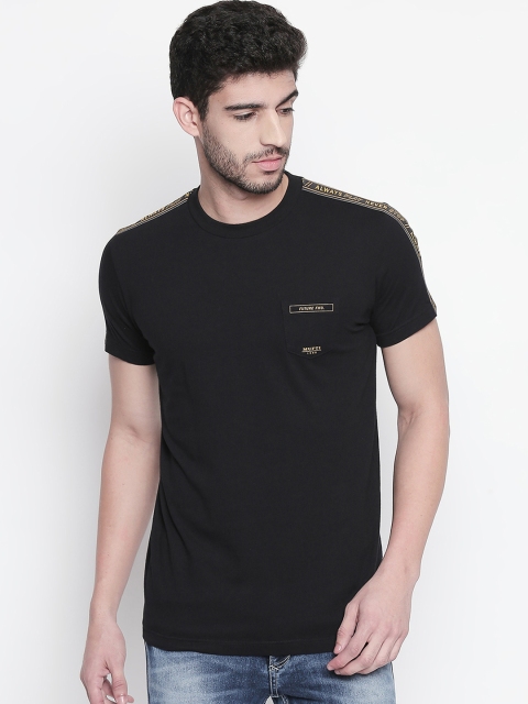 

Mufti Men Black Solid Round Neck T-shirt