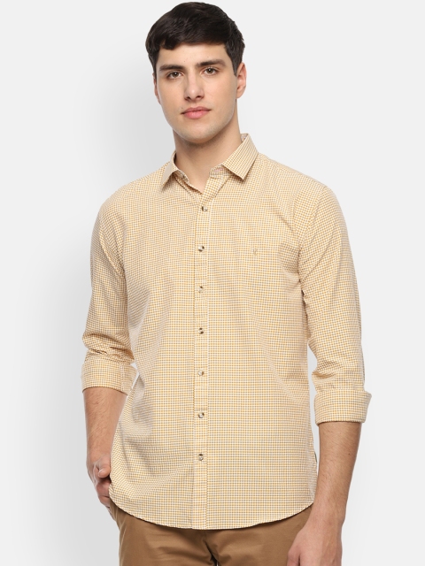 

V Dot Men Yellow & White Slim Fit Checked Casual Shirt
