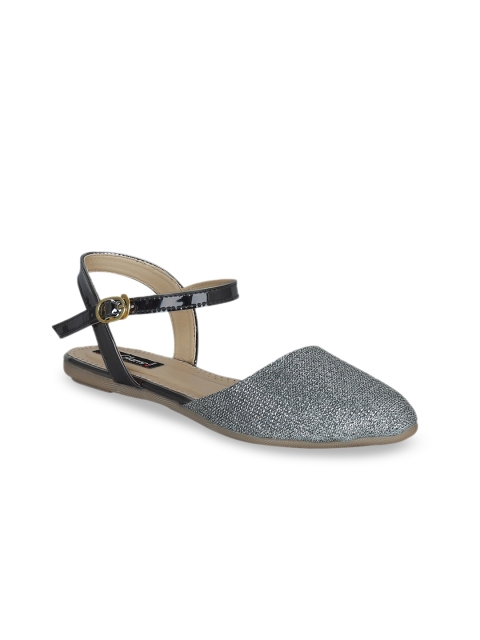 

Get Glamr Women Silver-Toned Textured Gladiators