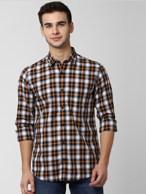 

Peter England Casuals Men Black & White Slim Fit Checked Casual Shirt
