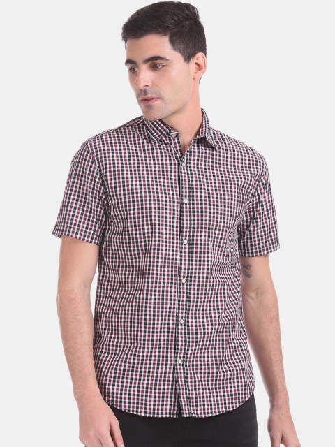 

Ruggers Men Red & Black Regular Fit Checked Casual Shirt