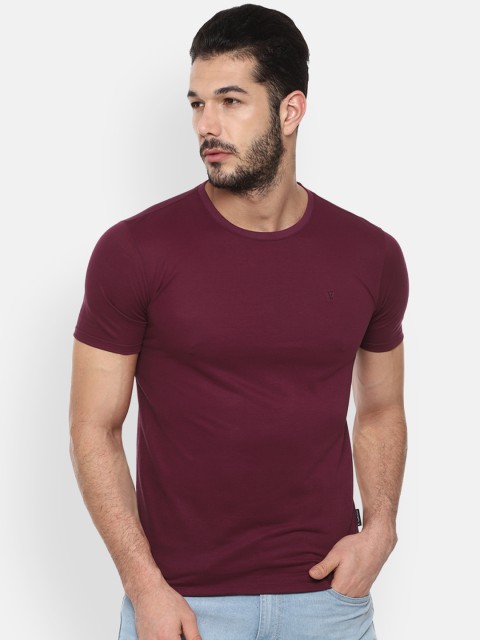 

V Dot Men Maroon Solid Round Neck T-shirt