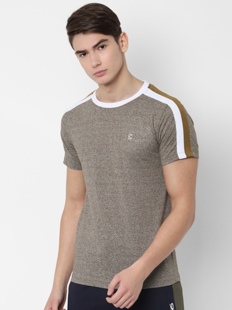 

SKULT by Shahid Kapoor Men Grey Solid Round Neck T-shirt
