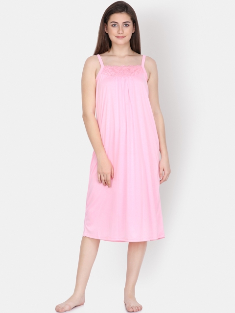 

Klamotten Pink Solid Nightdress
