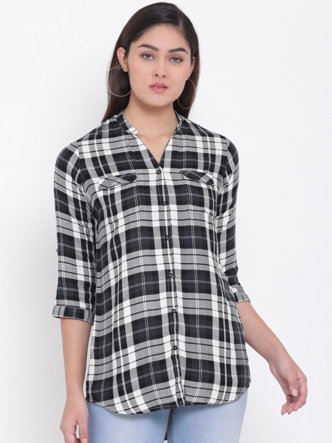 

Crimsoune Club Women Black & Grey Slim Fit Checked Casual Shirt