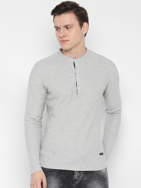 

SKULT by Shahid Kapoor Men Grey Solid Henley Neck T-shirt