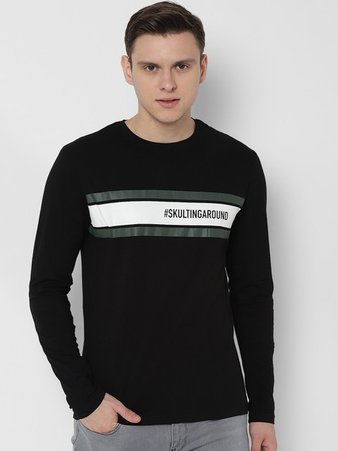 

SKULT by Shahid Kapoor Men Black Striped Round Neck T-shirt