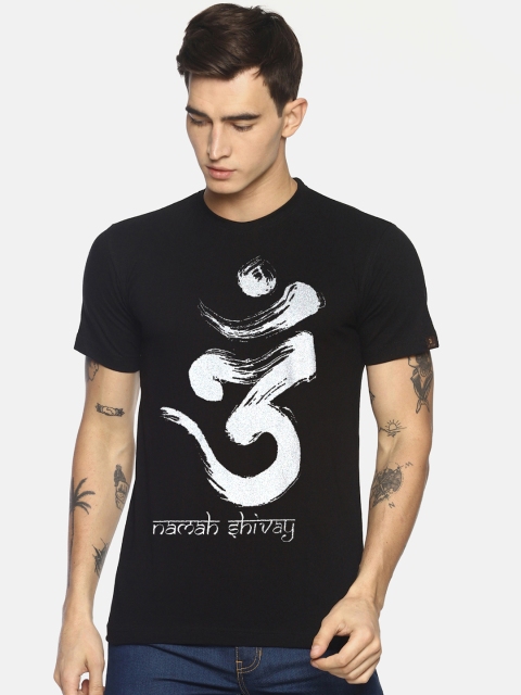 

Le Bison Men Black & Off-White Printed Round Neck T-shirt