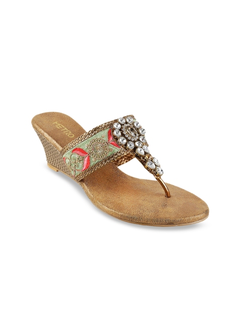 

Metro Women Gold-Toned & Green Woven Design Wedges