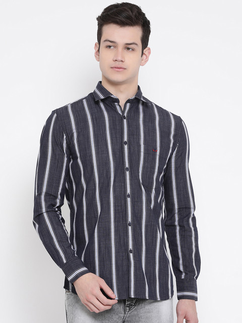 

Crimsoune Club Men Navy Blue & White Standard Slim Fit Striped Casual Denim Shirt