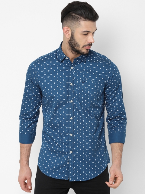 

Solly Jeans Co. Men Blue & White Regular Fit Printed Casual Shirt