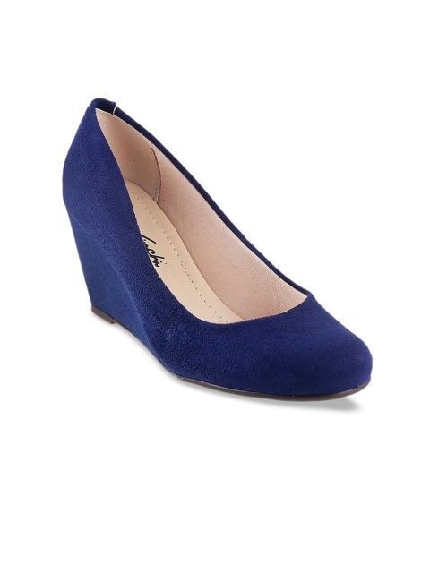 Metro Women Blue Solid Pumps