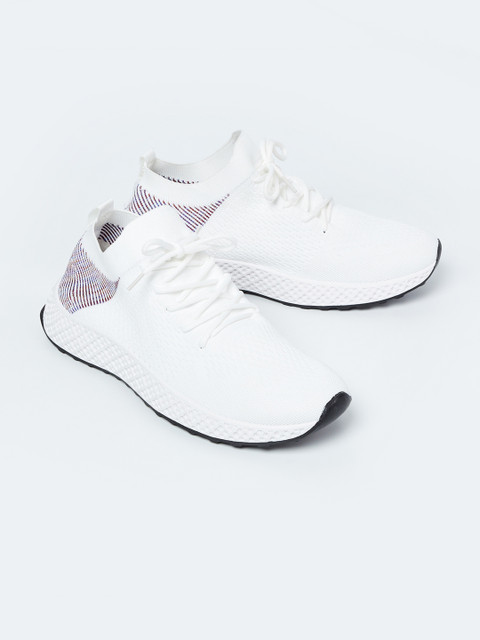 

Forca by Lifestyle Men White Solid Sneakers