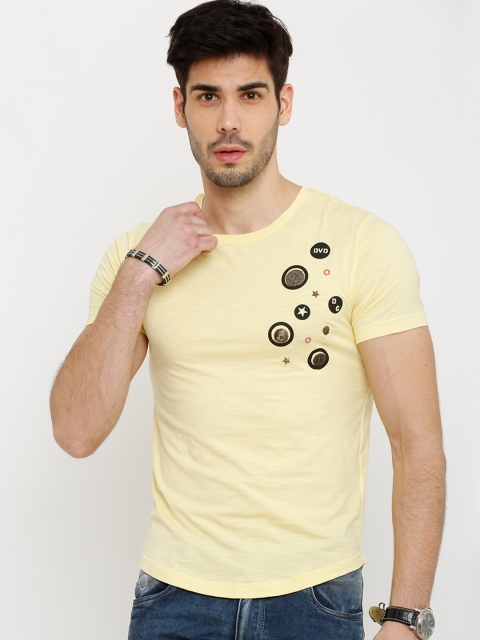 

Rex Straut Jeans Men Yellow Printed Round Neck T-shirt