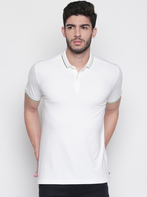 

Mufti Men White Solid Polo Collar T-shirt