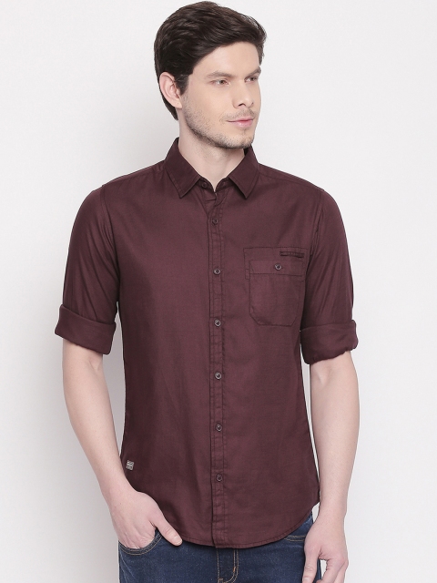 

Mufti Men Burgundy Slim Fit Solid Casual Shirt