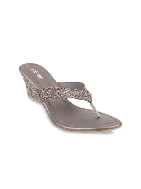 

Metro Women Gunmetal-Toned Woven Design Heels, Metallic