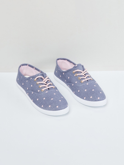 

max Women Blue Printed Sneakers