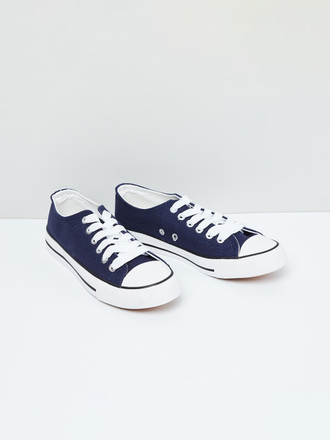 

max Women Navy Blue Sneakers