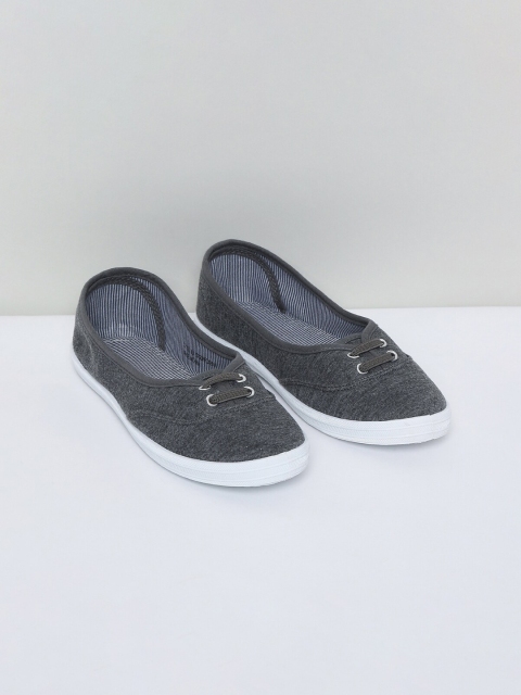 

max Women Grey Slip-On Sneakers