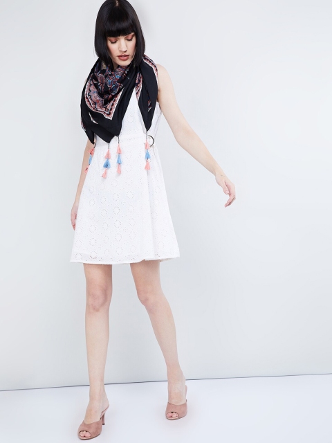 

max Women Black Printed Scarf