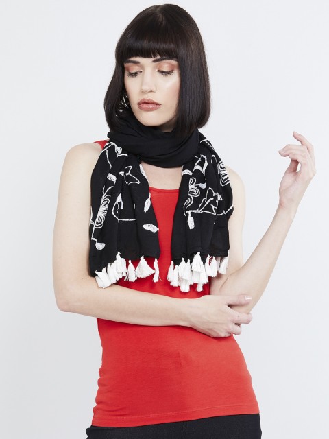 

max Women Black & White Printed Scarf