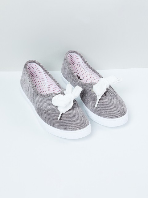 

max Women Grey Slip-On Sneakers