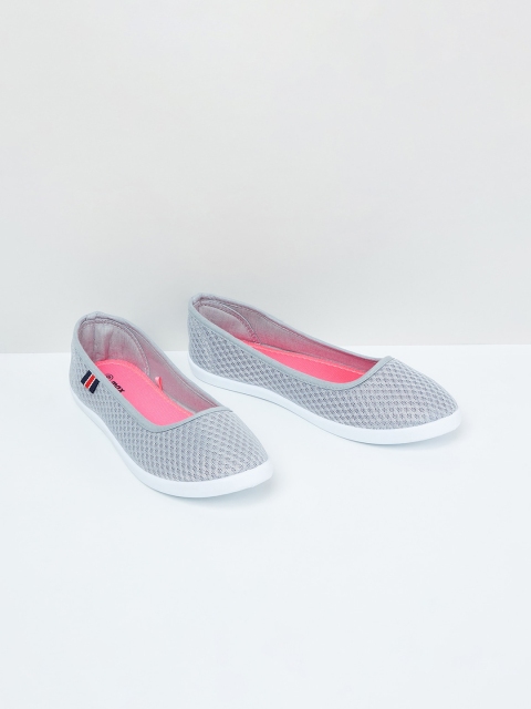 

max Women Grey Slip-On Sneakers