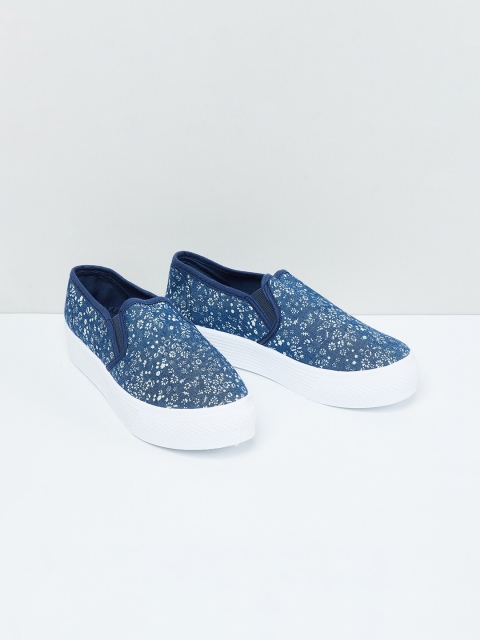 

max Women Navy Blue Slip-On Sneakers