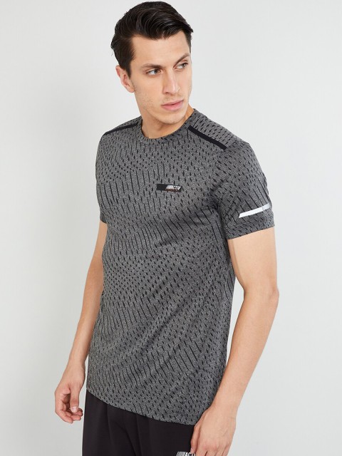 

max Men Grey & Black Printed Round Neck T-shirt