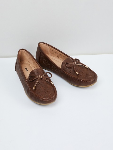 

max Women Brown Loafers
