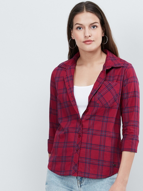 

max Women Magenta & Blue Regular Fit Checked Casual Shirt
