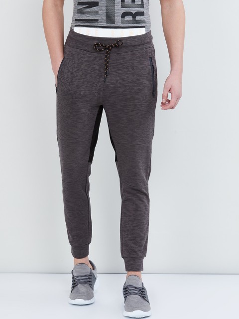 

max Men Charcoal Grey & Black Solid Straight-Fit Joggers