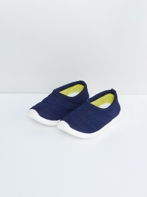 

max Boys Navy Blue Slip-On Sneakers