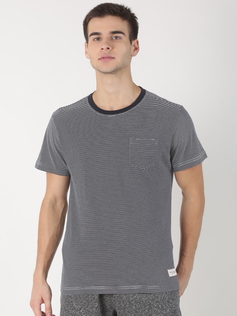 

Soul Space Men Navy Blue Striped Round Neck T-shirt