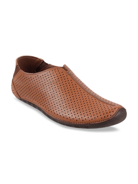 

Metro Men Brown Textured Leather Mojaris