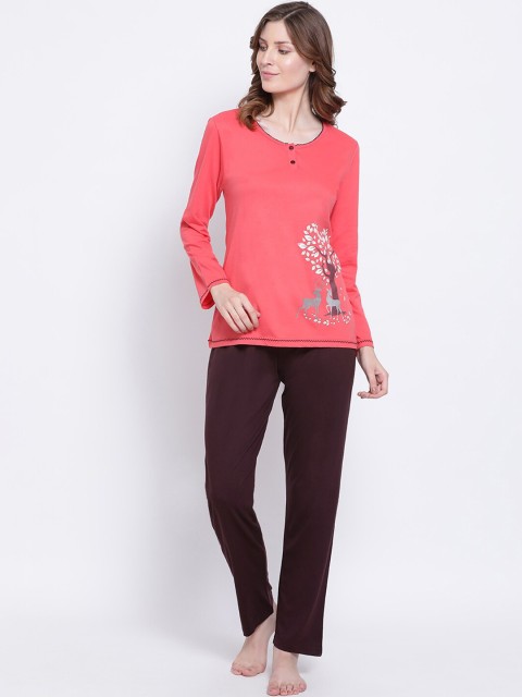 

Kanvin Women Pink & Maroon Printed Night suit