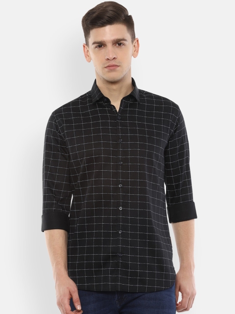

V Dot Men Black Regular Fit Checked Casual Shirt