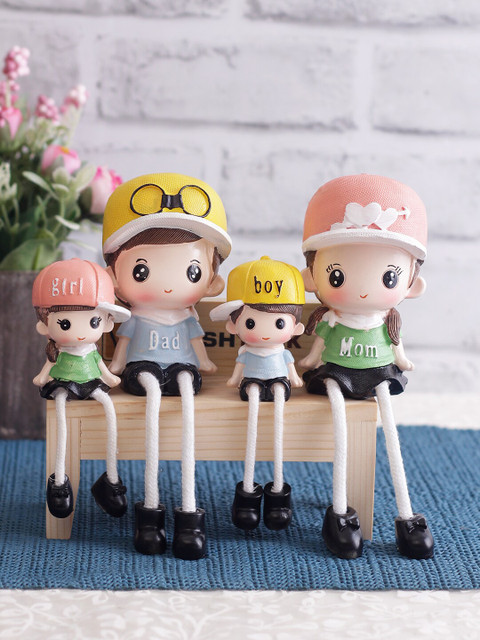 

WISHTANK Set Of 4 Multicoloured Membered Family With Hanging Legs Showpieces, Multi