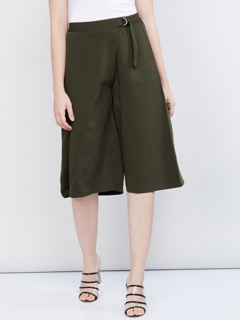 

max Women Olive Green Solid Regular Fit Regular Shorts