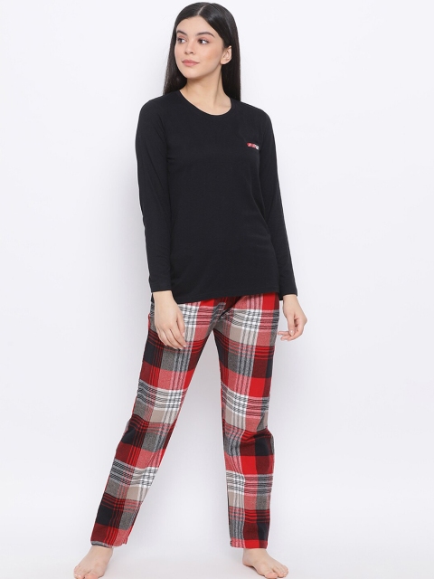 

Kanvin Women Black & Red Solid Night suit